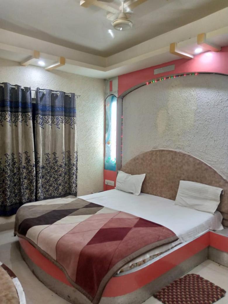 Hotel Amar Palace Pachmarhī Esterno foto