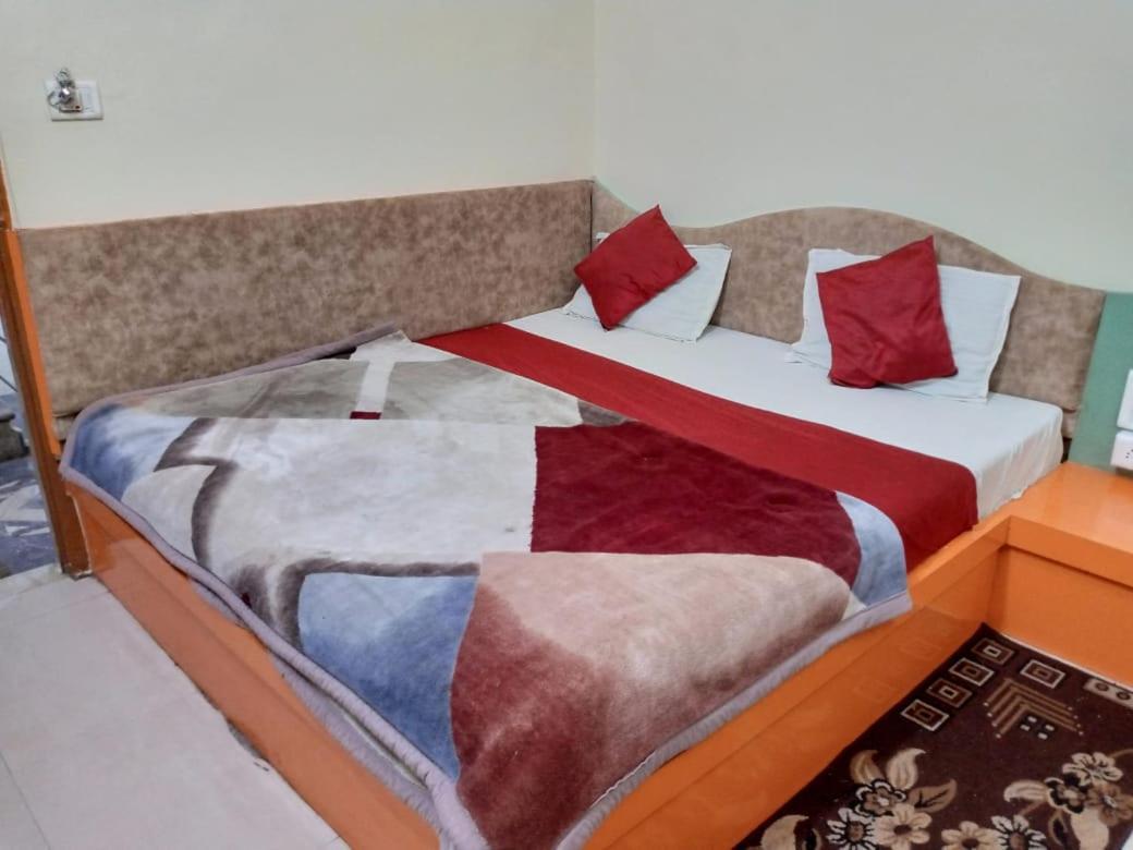 Hotel Amar Palace Pachmarhī Esterno foto