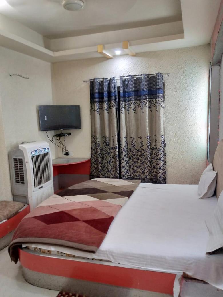 Hotel Amar Palace Pachmarhī Esterno foto
