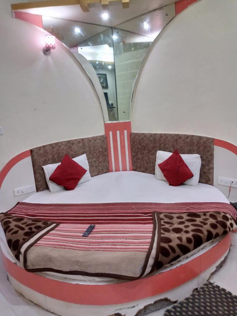 Hotel Amar Palace Pachmarhī Esterno foto