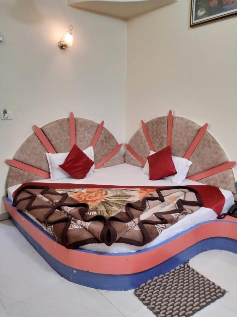 Hotel Amar Palace Pachmarhī Esterno foto