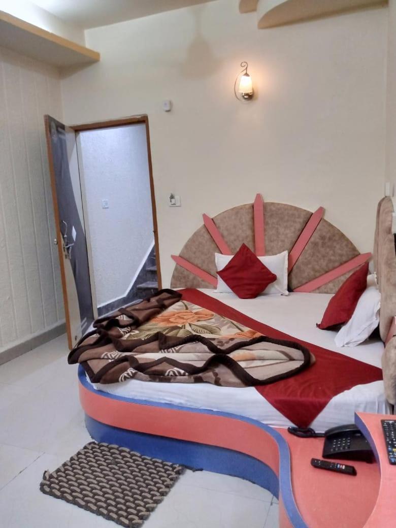 Hotel Amar Palace Pachmarhī Esterno foto
